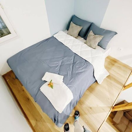Velestinou Private Maisonette Apartment Athena Bagian luar foto