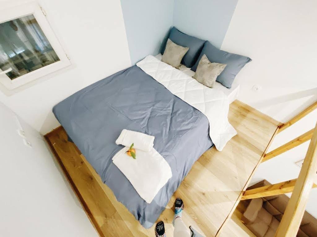 Velestinou Private Maisonette Apartment Athena Bagian luar foto