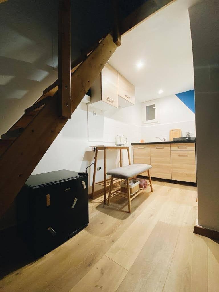 Velestinou Private Maisonette Apartment Athena Bagian luar foto