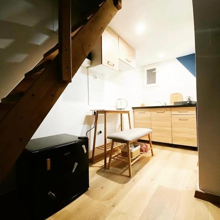 Velestinou Private Maisonette Apartment Athena Bagian luar foto